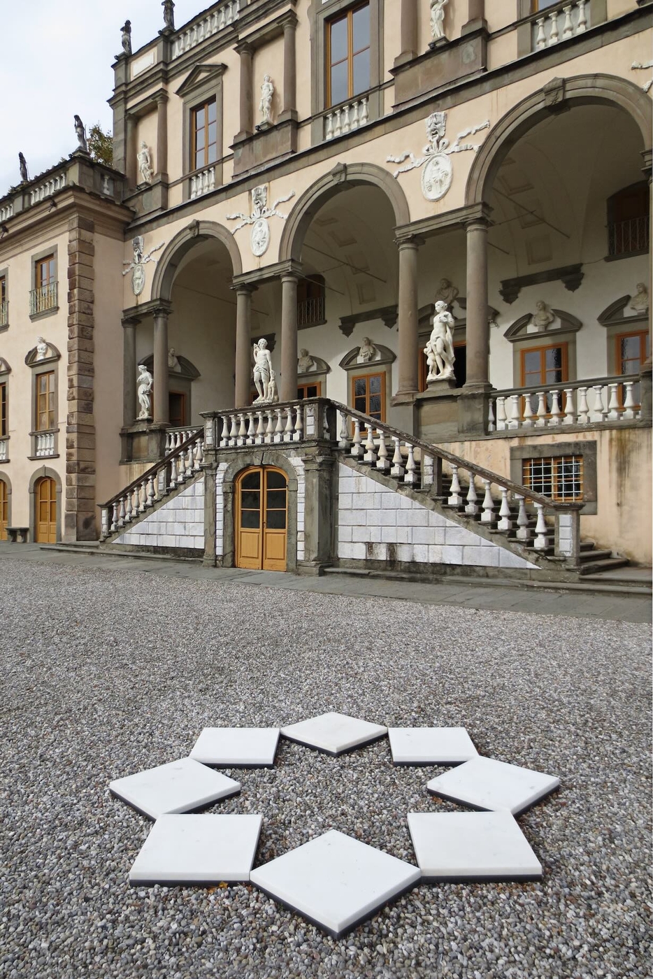 No' si volta chi a stella è fisso, “Remo Salvadori”, Villa Mansi, Lucca, 2013, Photo © Jean-Pierre Maurer