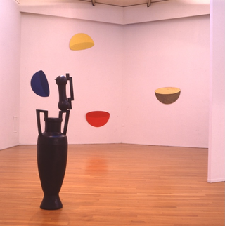 Stanza delle tazze, “L’idea di Europa. Incontri continentali. Imi Knoebel – Bertrand Lavier – Remo Salvadori”, Padiglione d’Arte Contemporanea, Milano, 1991 , Photo © Carlo Cantini