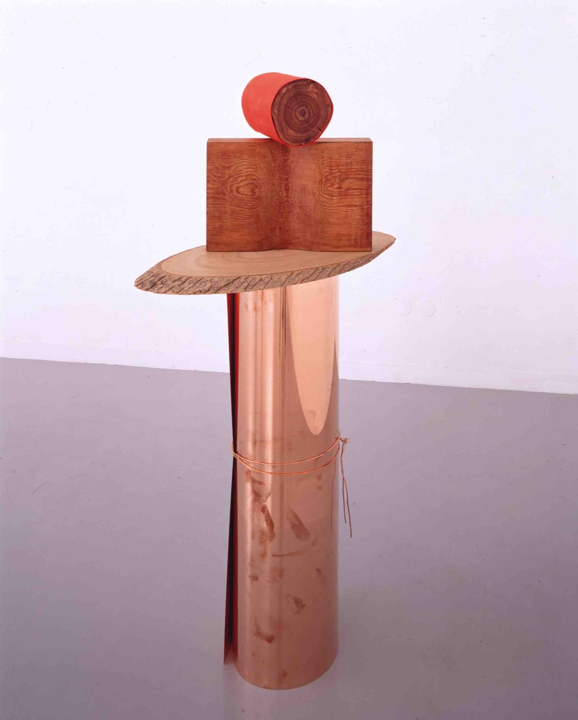Verticale, “Remo Salvadori”, Opera – Associazione Culturale per le Arti Visive, Perugia, 1992, Photo © Attilio Maranzano